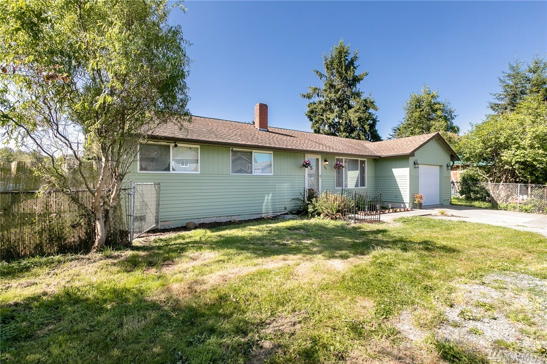 Property Photo:  7424 20th St SE  WA 98258 