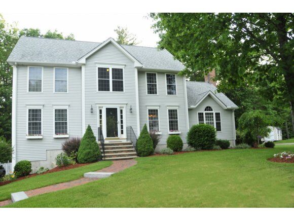 Property Photo:  6 Danforth Drive  NH 03110 