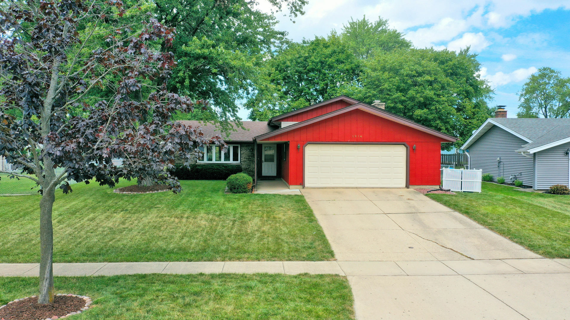 Property Photo: 1914 Capri Lane IL 60193