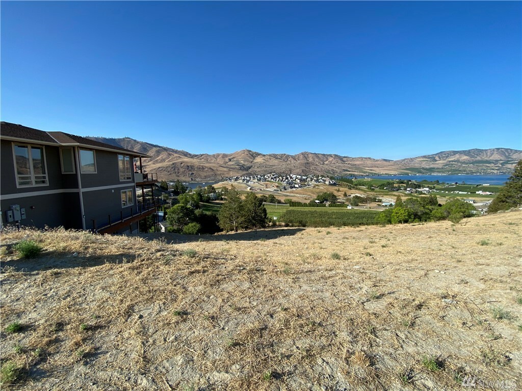 Property Photo:  108 Hillcrest Place  WA 98816 