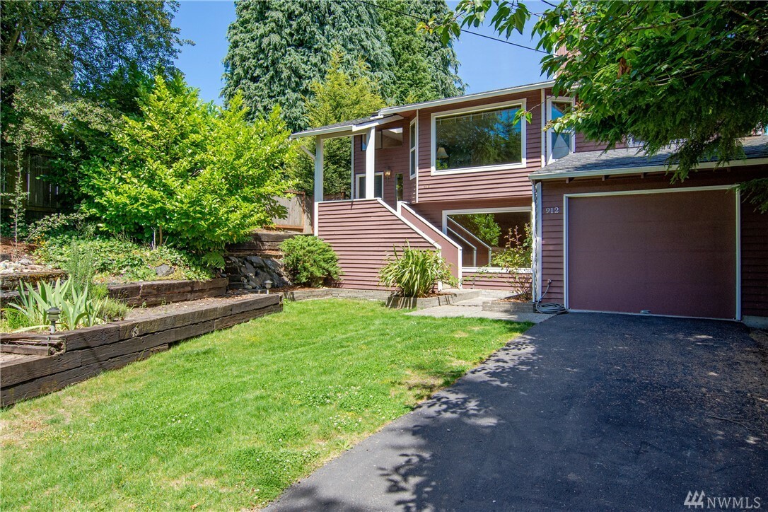 Property Photo:  912 N 98th St  WA 98103 