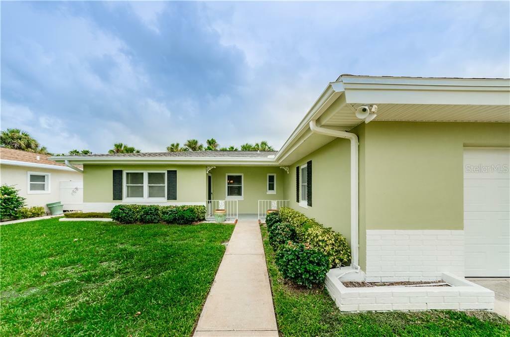 Property Photo: 3315 E Debazan Avenue FL 33706