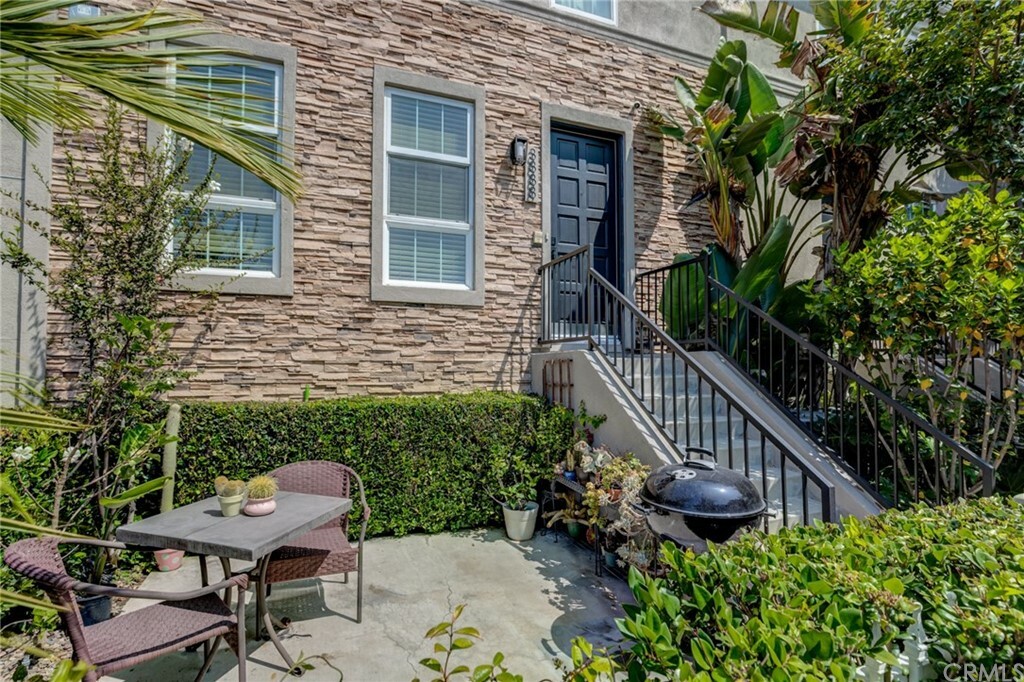 Property Photo:  3888 Redondo Beach Boulevard  CA 90504 