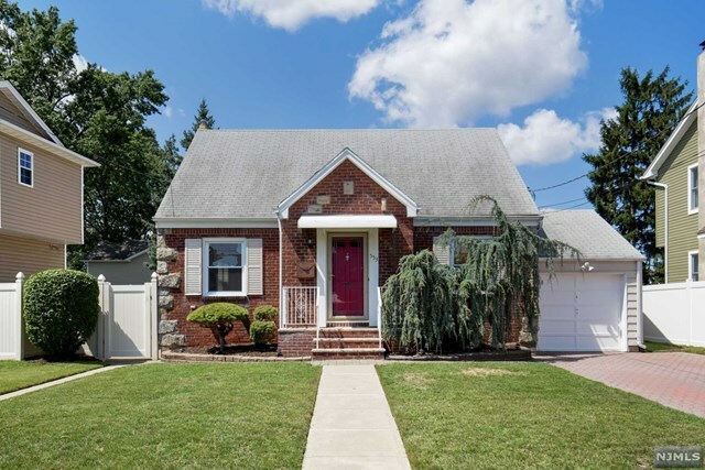 Property Photo:  553 Beech Avenue  NJ 07663 