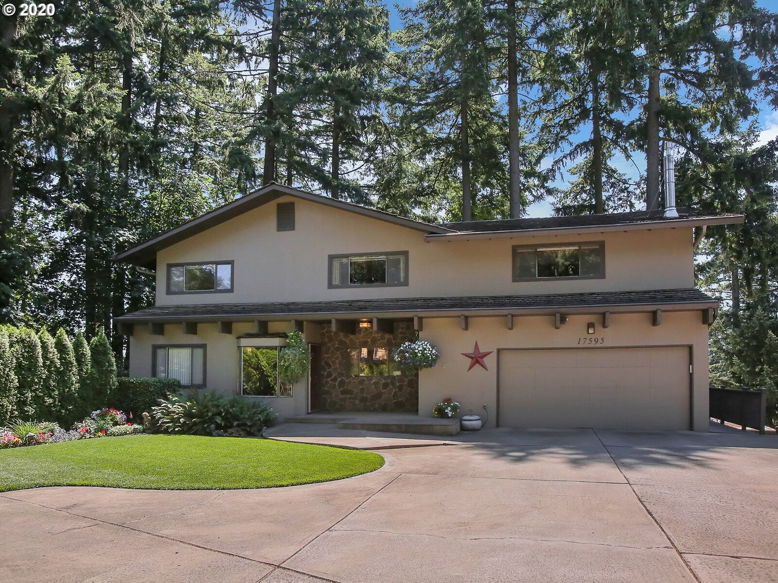 Property Photo:  17595 Braden Ct  OR 97027