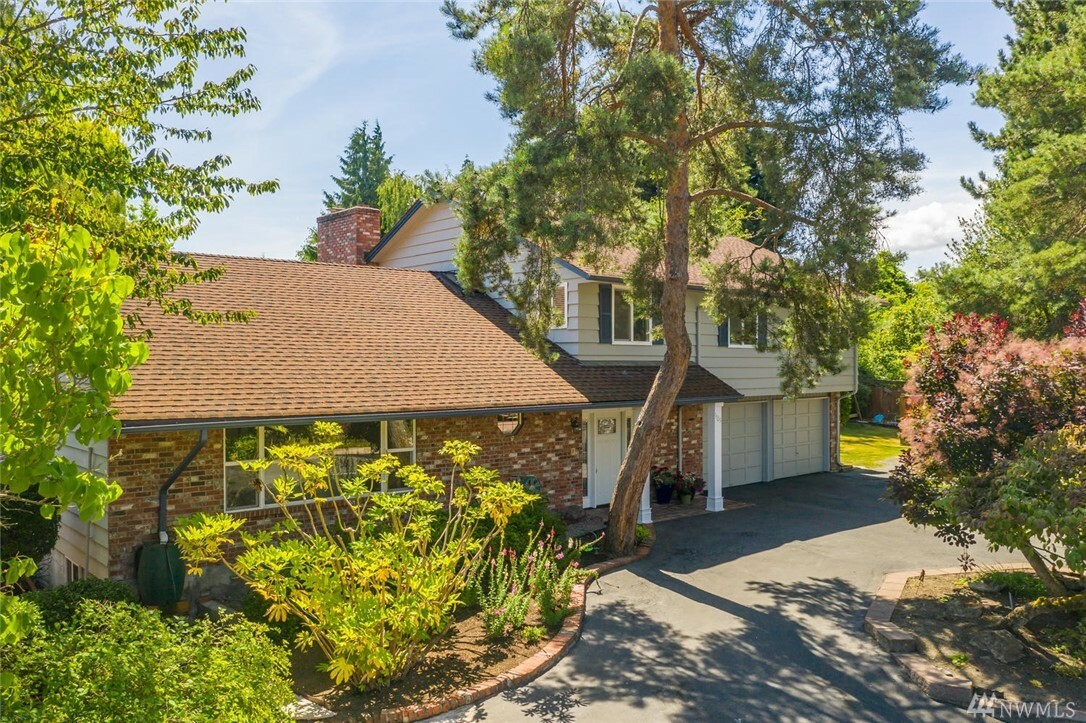 Property Photo:  1125 SW Normandy Terrace  WA 98166 