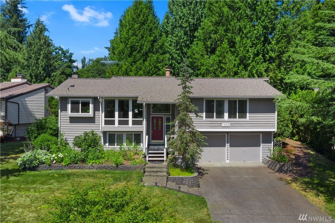 Property Photo:  15806 SE 166th Place  WA 98058 