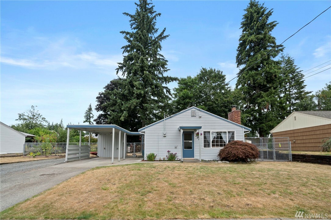 Property Photo:  4915 243rd St SW  WA 98043 