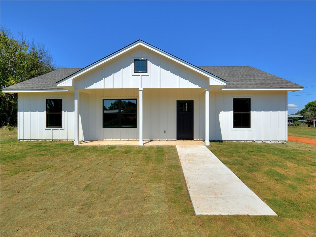 Property Photo: 121 High Street TX 78953