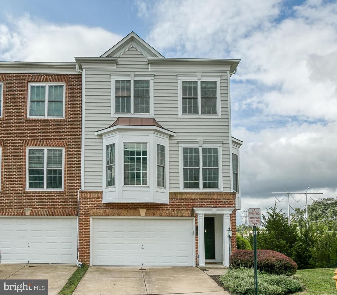 Property Photo: 2405 Brookmoor Lane VA 22191
