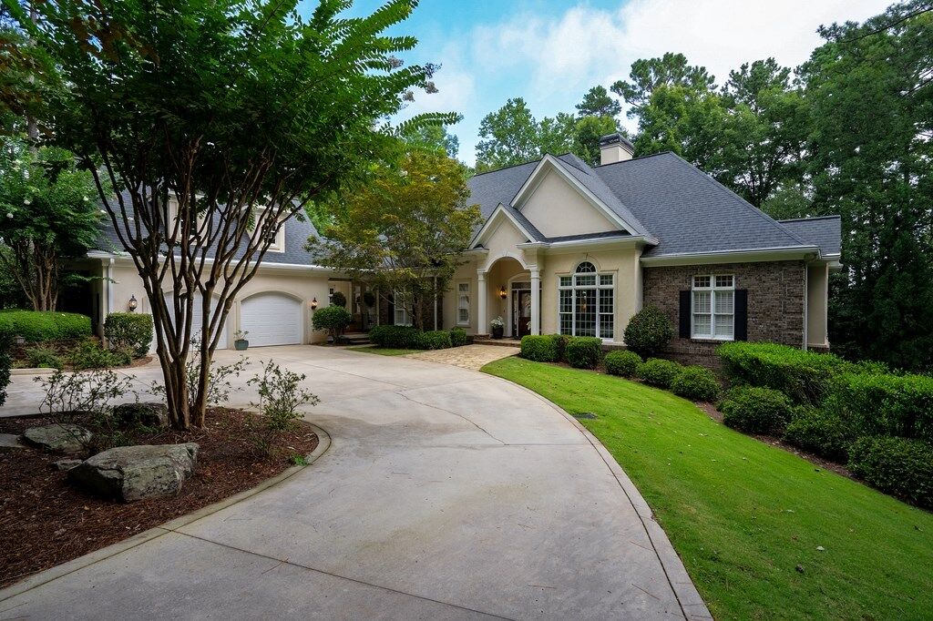 Property Photo: 1001 Troublesome Creek Lane GA 30642