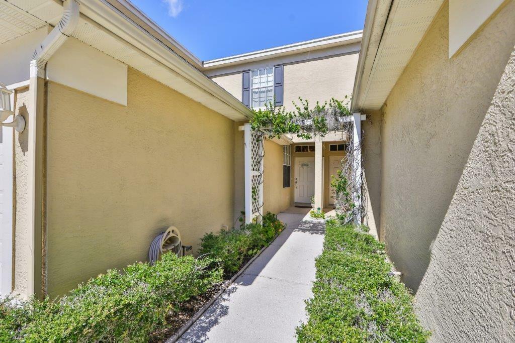 Property Photo:  2636 Chelsea Manor Boulevard  FL 33510 