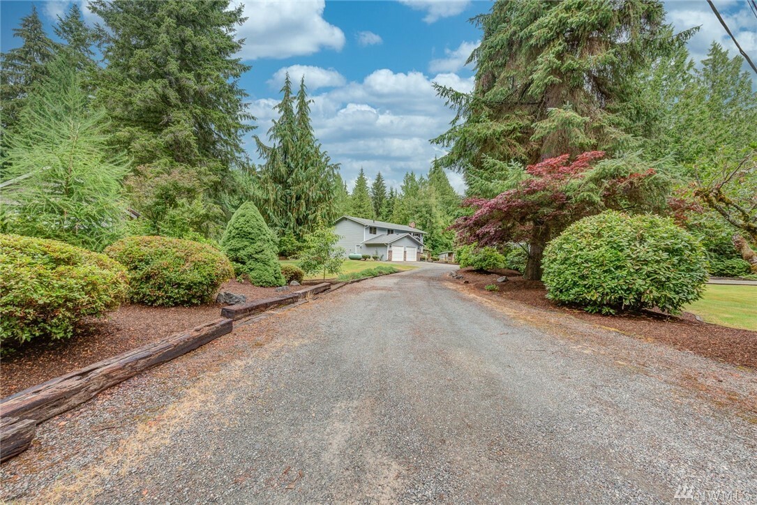 Property Photo:  10711 90 St NE  WA 98258 