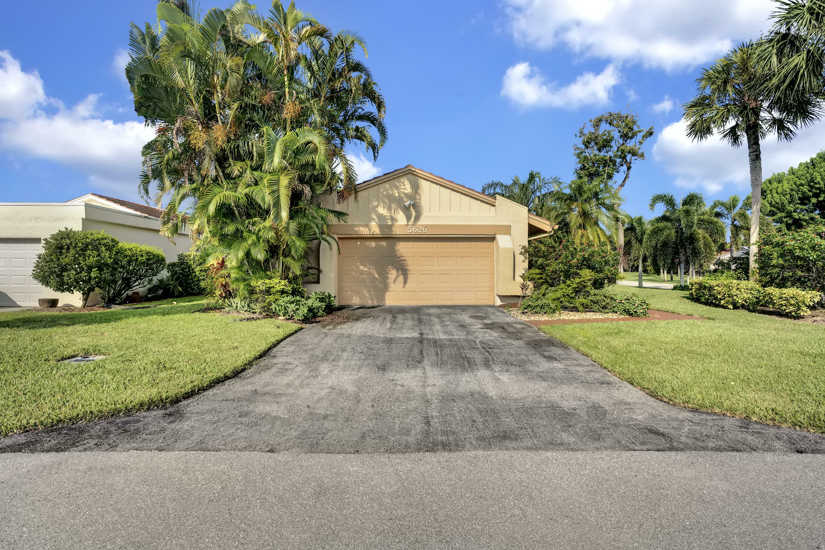 Property Photo: 5626 Ainsley Court FL 33437