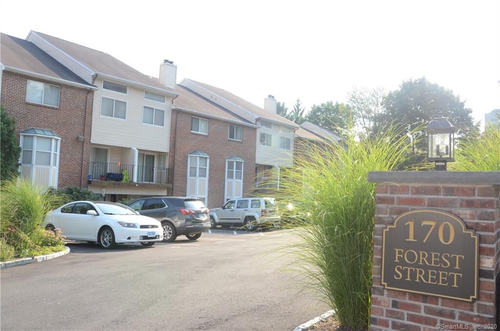 Property Photo:  170 Forest Street 11  CT 06901