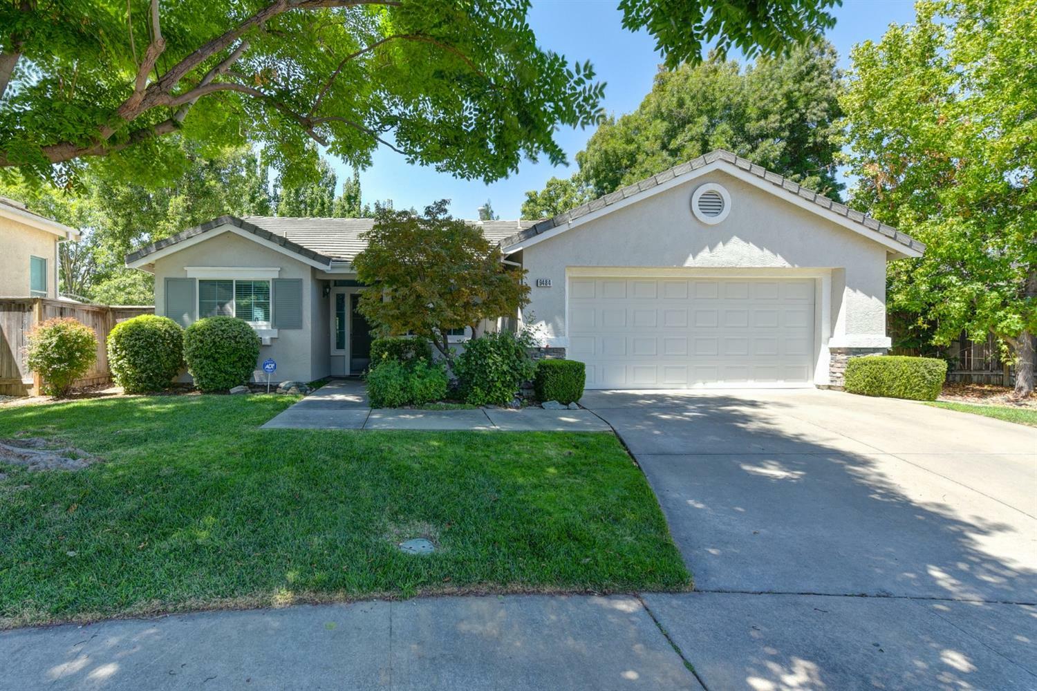 Property Photo:  9484 Lakewind Lane  CA 95758 