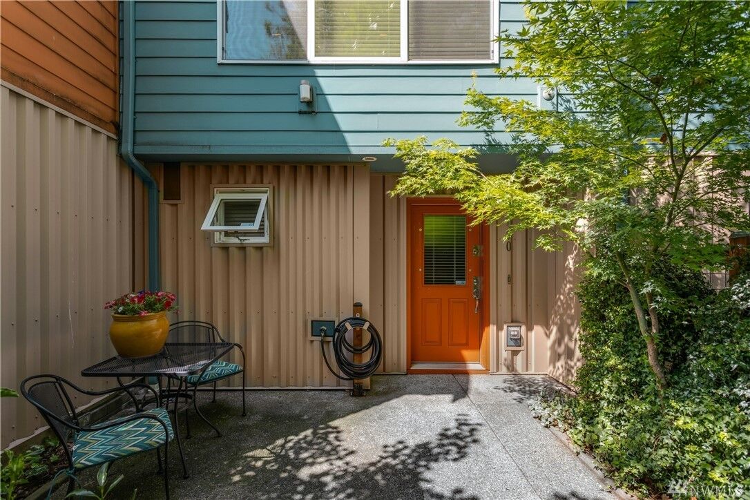 Property Photo: 490 N 130th Street WA 98133