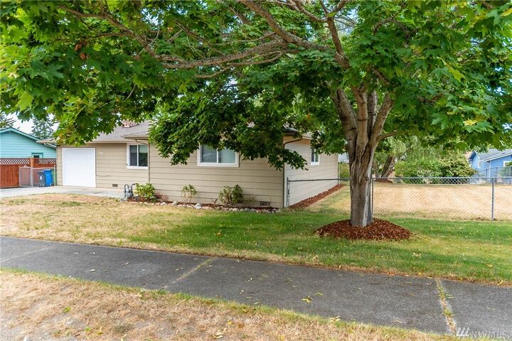 Property Photo: 923 SW London Terrace WA 98277