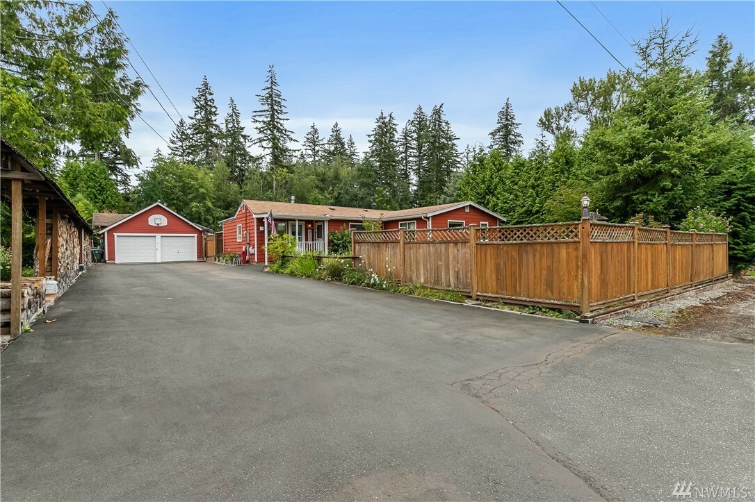 Property Photo:  2904 Evergreen Ave  WA 98226 