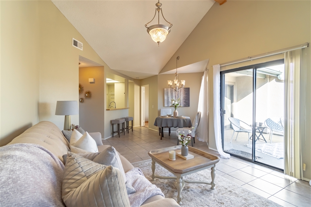 Property Photo: 3039 Charwood Ct CA 91978