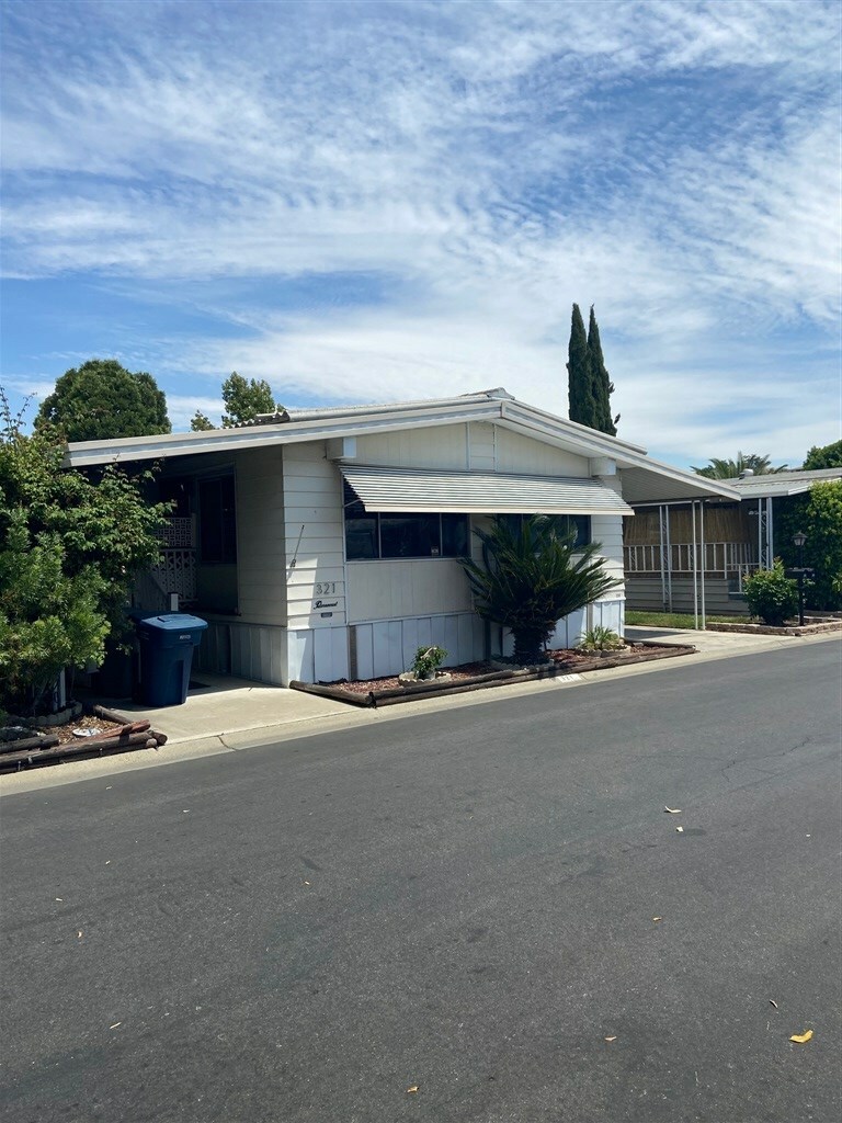 Property Photo: 2700 E Valley Parkway 321 CA 92027