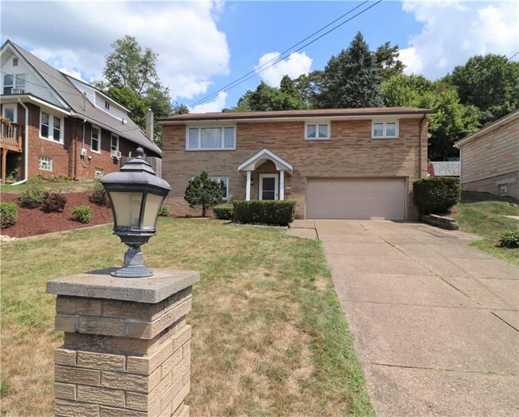 Property Photo:  826 E Hill Dr  PA 15068 