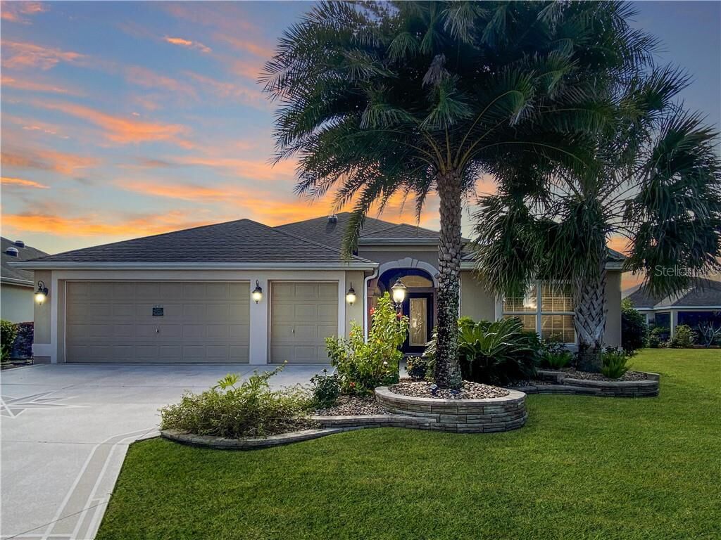 Property Photo: 2846 Apache Court FL 32163