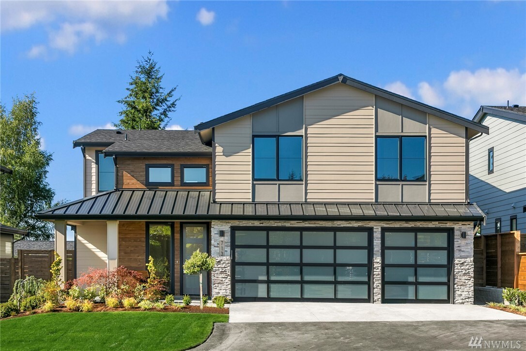 Property Photo:  713 Spruce St  WA 98020 