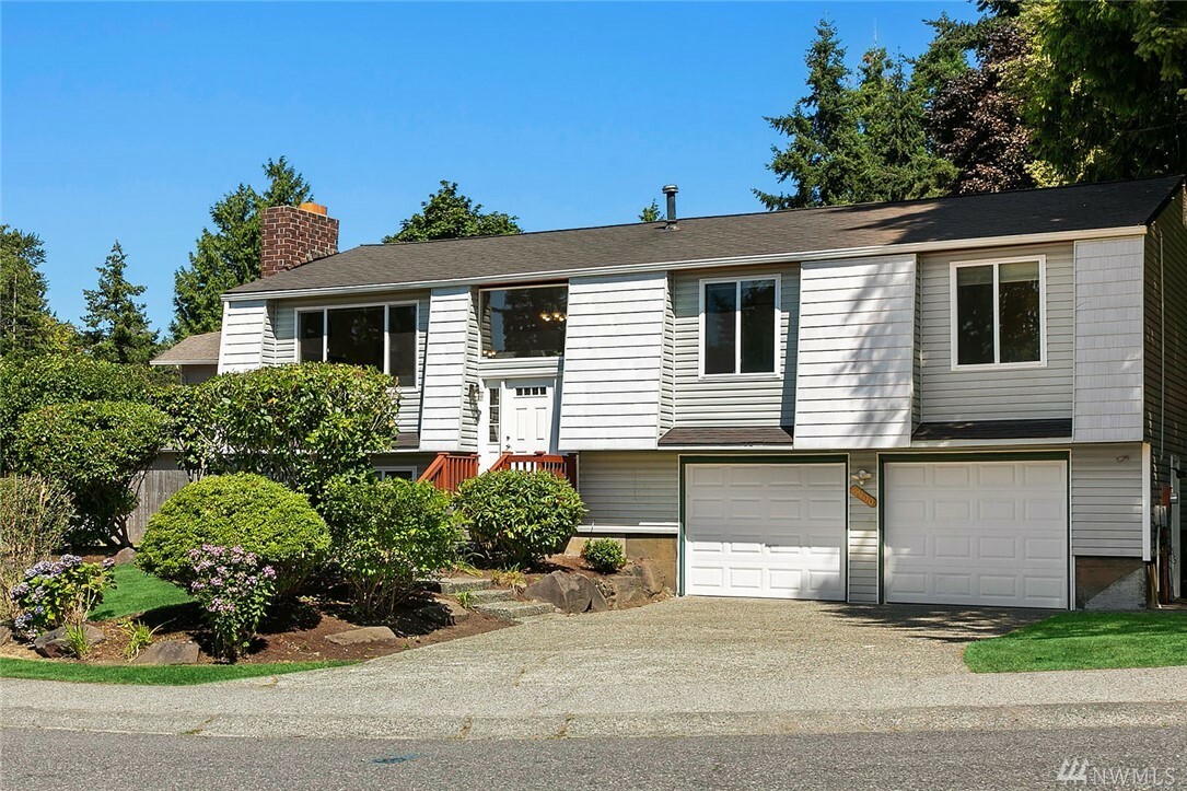 Property Photo:  8900 NE 136th St  WA 98034 