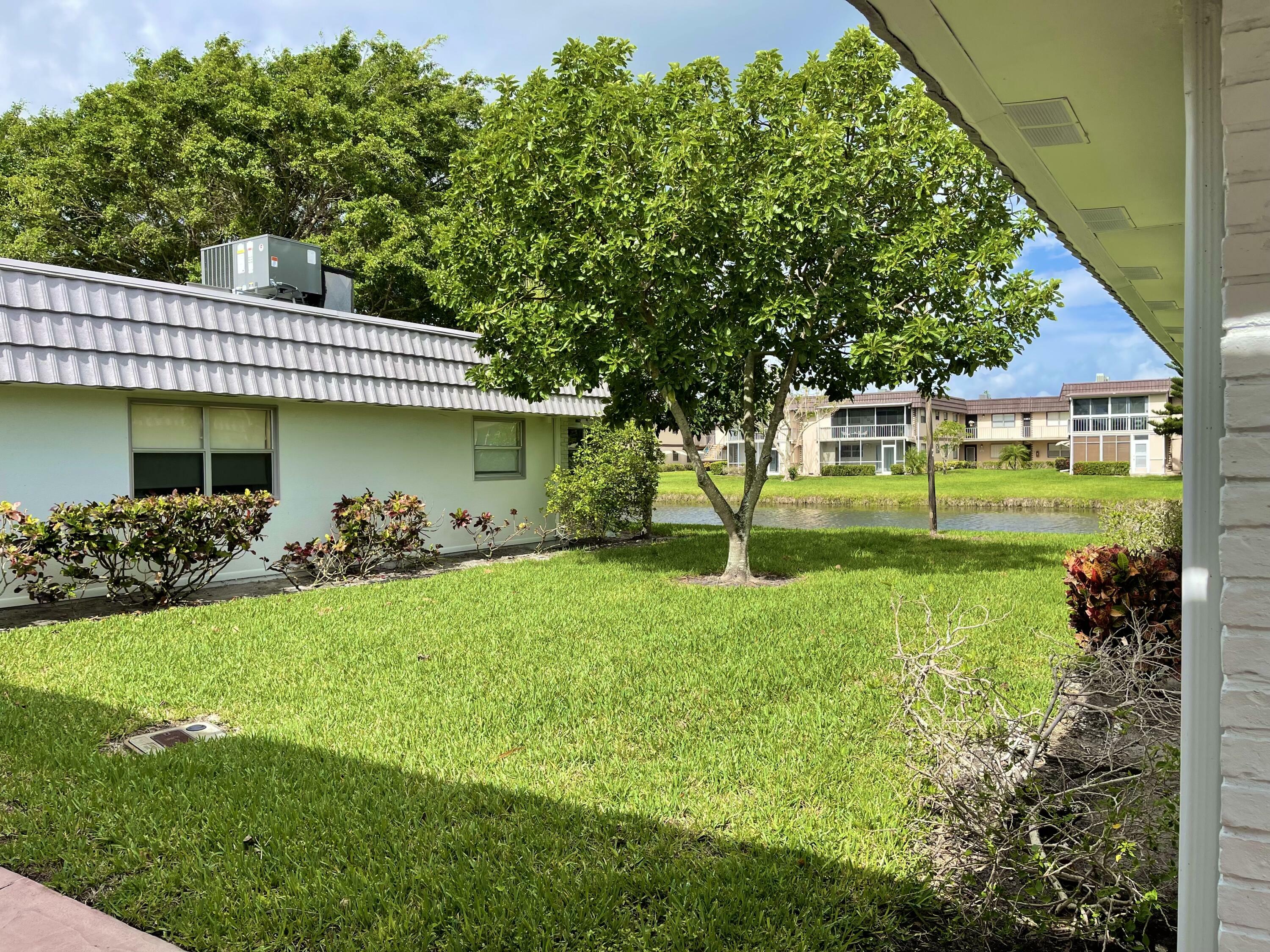 Property Photo:  208 Valencia I  FL 33446 