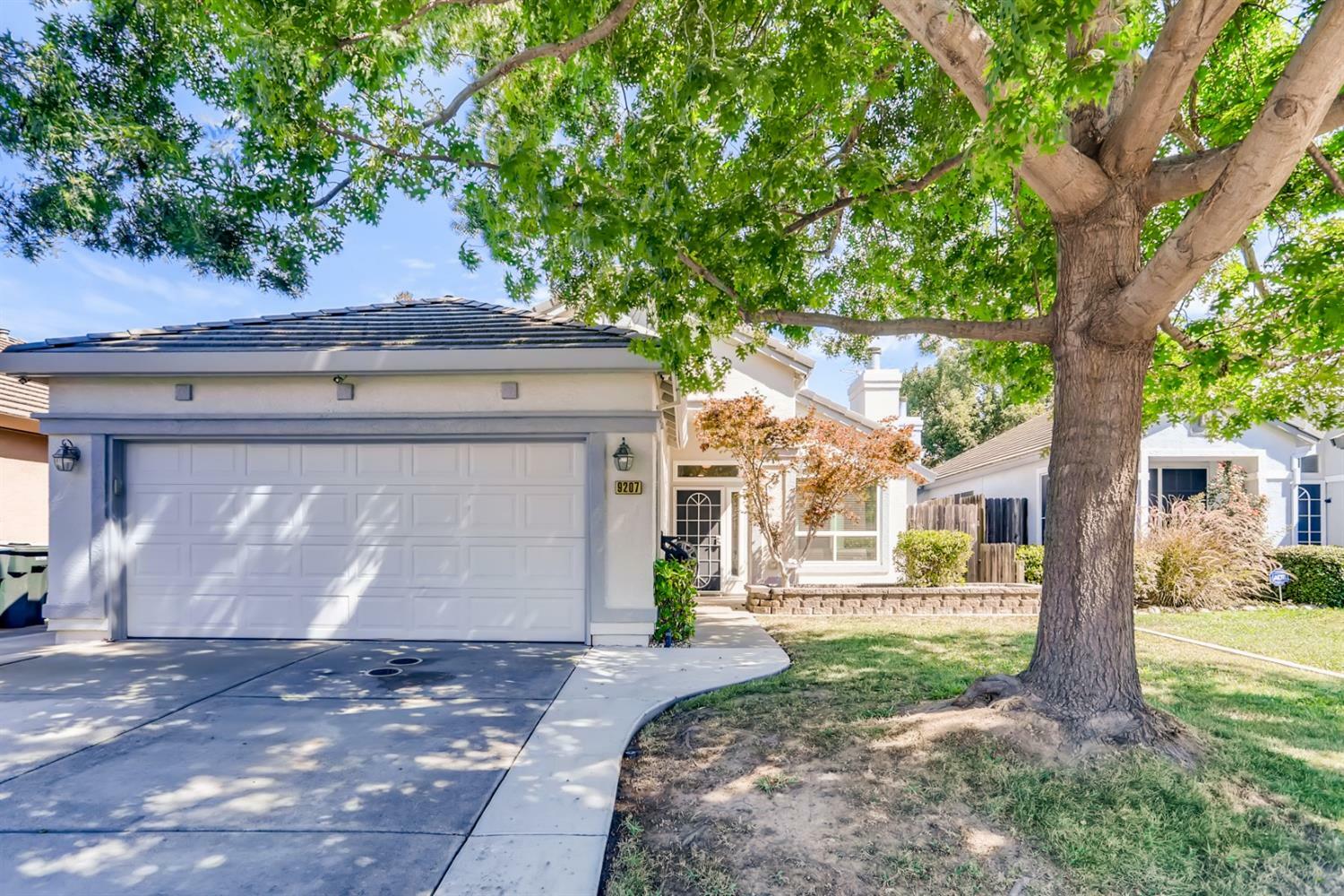 Property Photo:  9207 Sunfire Way  CA 95826 