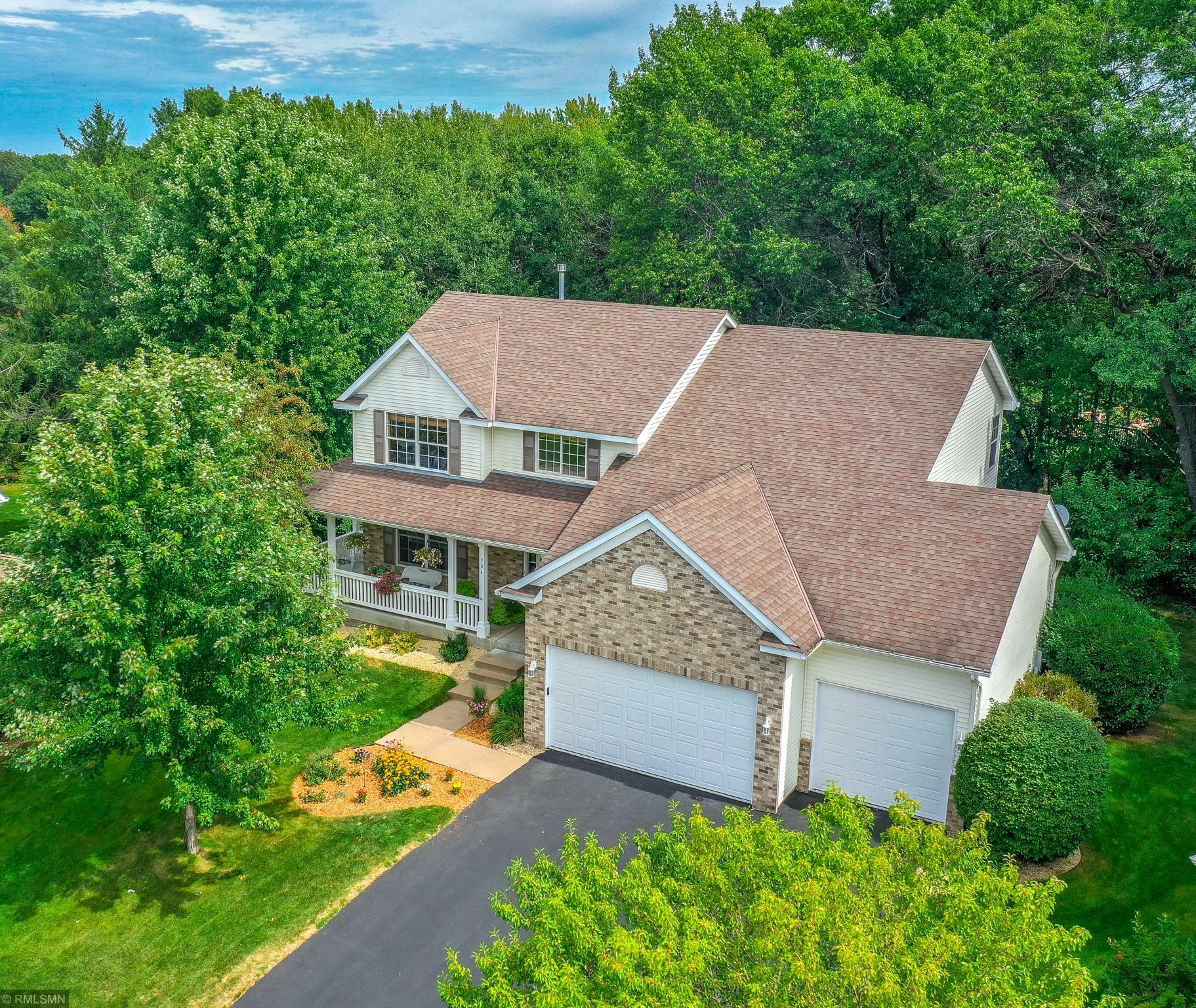 Property Photo: 904 Deer Oak Run MN 55115
