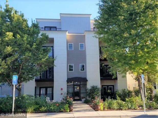 Property Photo:  19 W 38th Street 101  MN 55409 