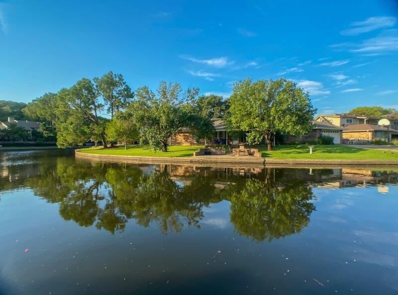 Property Photo: 2801 Millbrook Court TX 76012