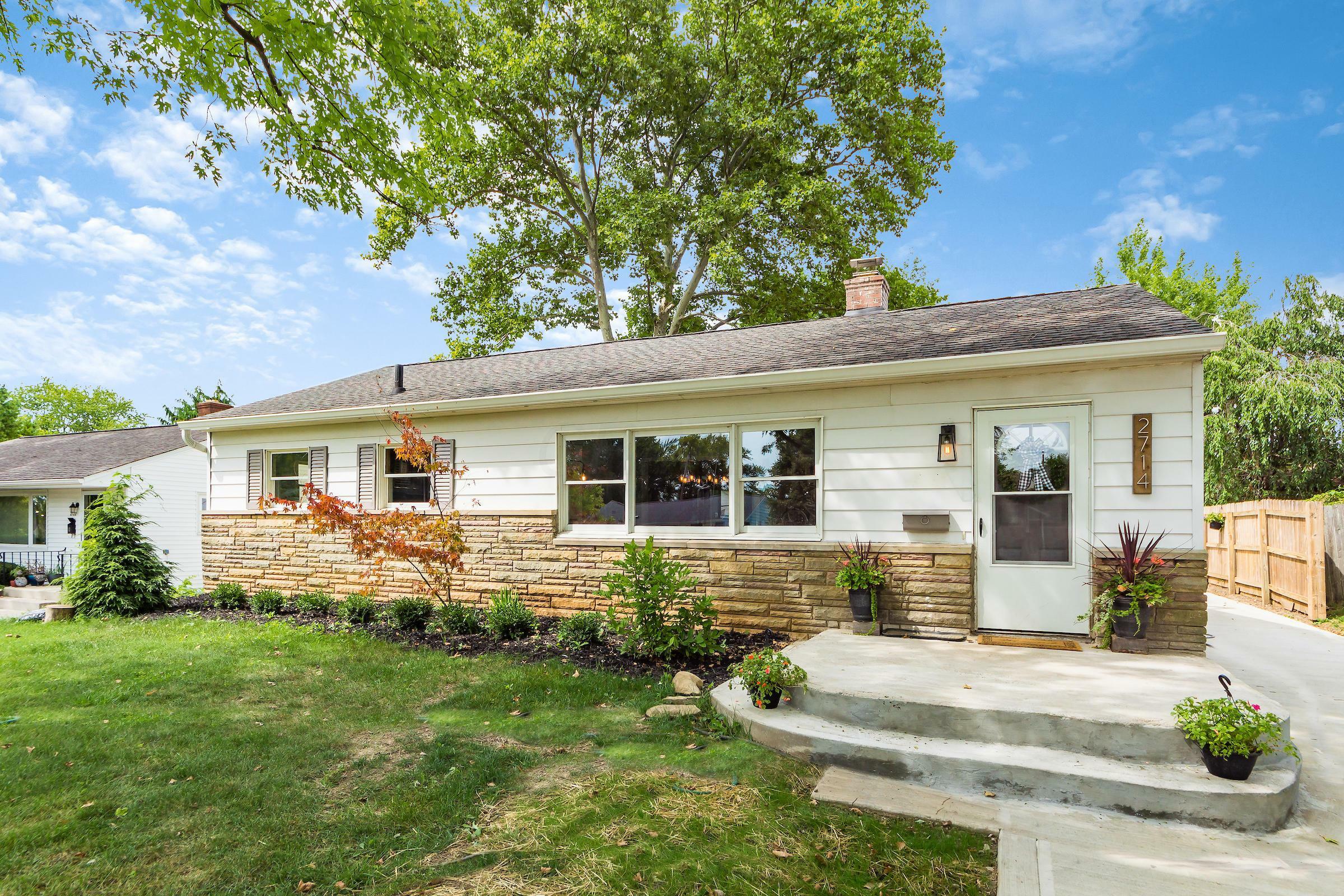 Property Photo:  2714 Woodstock Road  OH 43221 