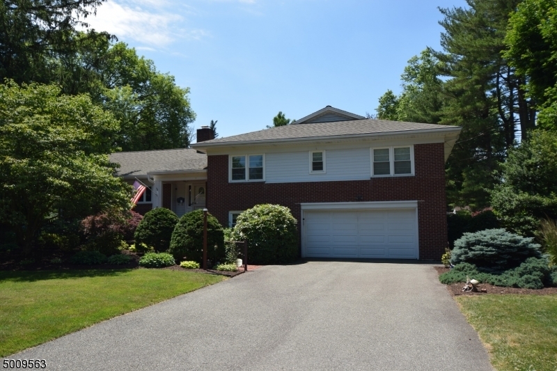 180 Farm Ln  Bound Brook Boro NJ 08805 photo