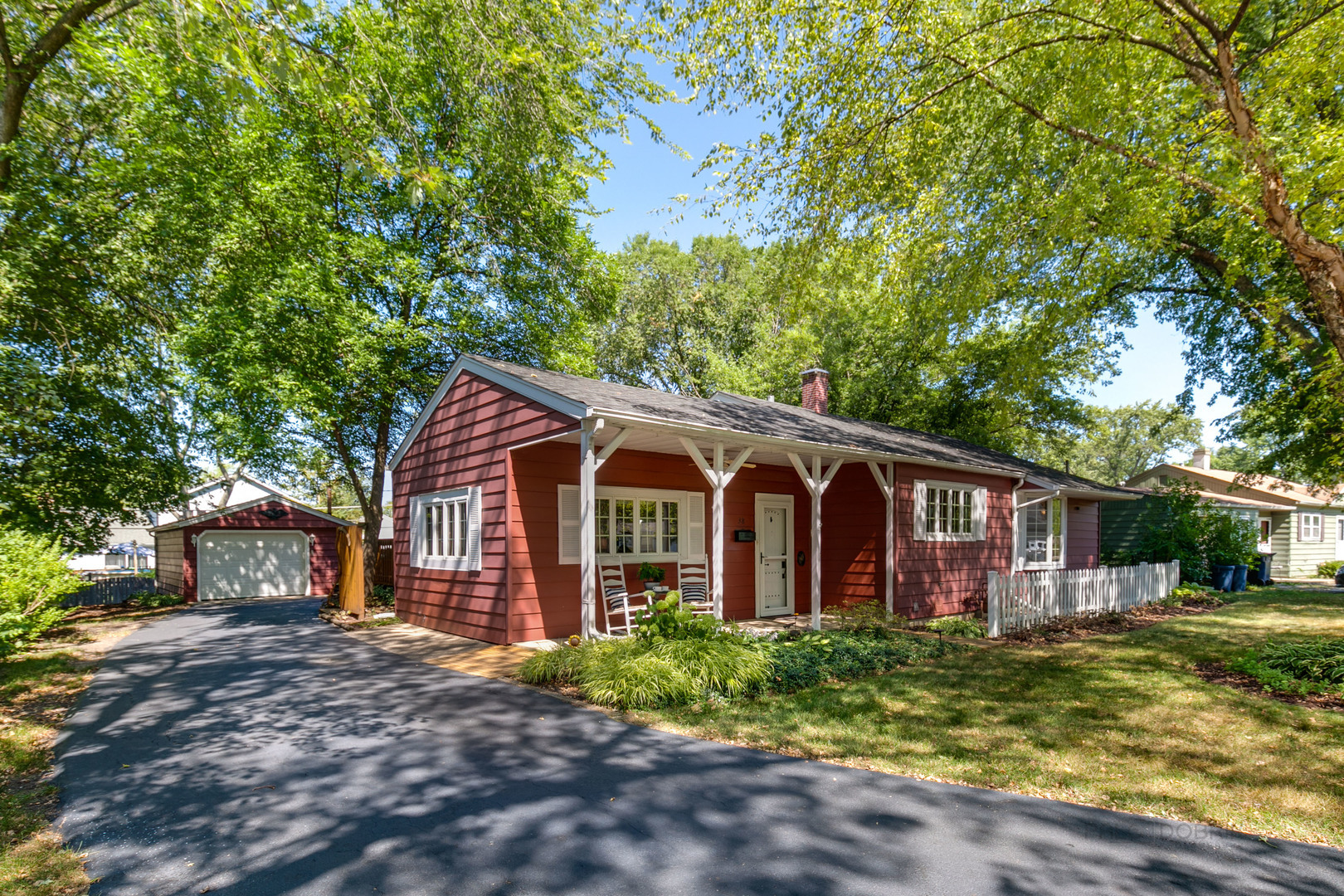 Property Photo: 38 Golfview Road IL 60047