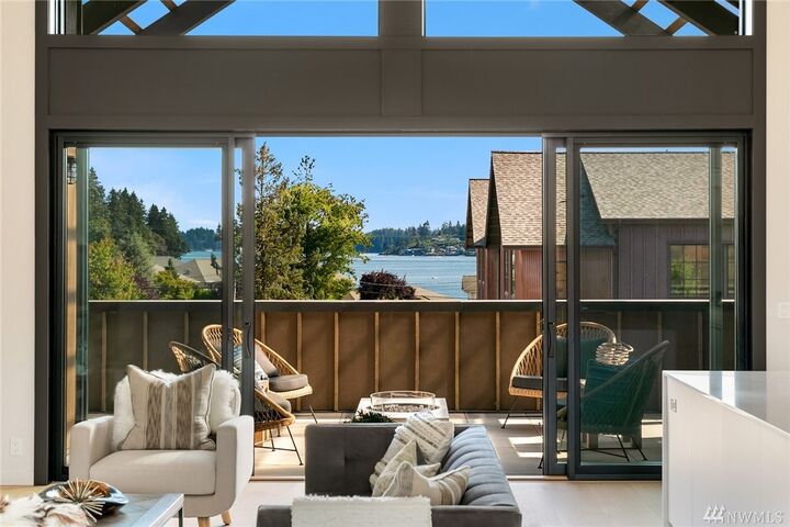 Property Photo:  4566 Flying Goat C140/C240 Ave NE  WA 98110 