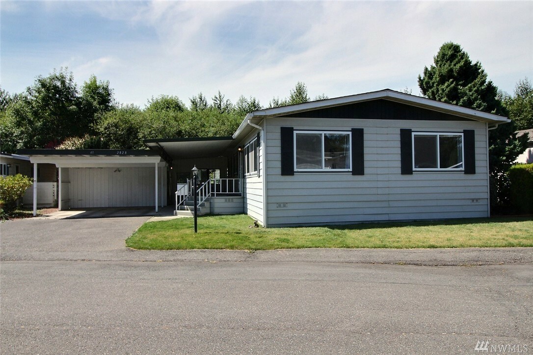 Property Photo:  2828 34th Ave Ct E #61  WA 98443 