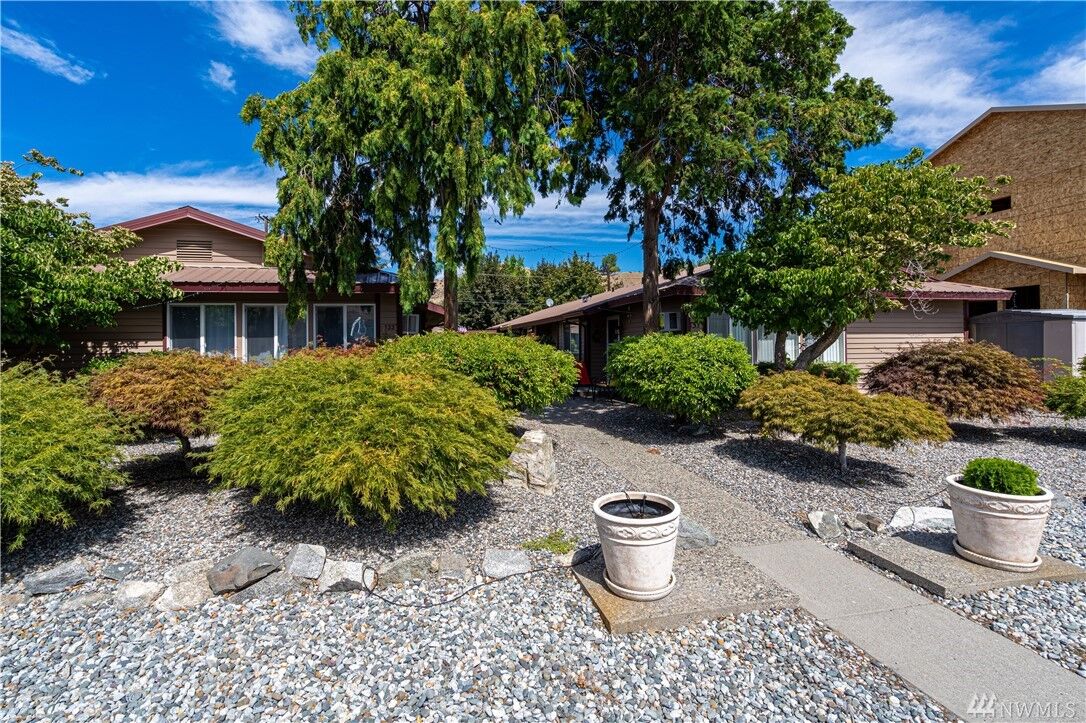 Property Photo:  133 E Chelan Ave  WA 98816 