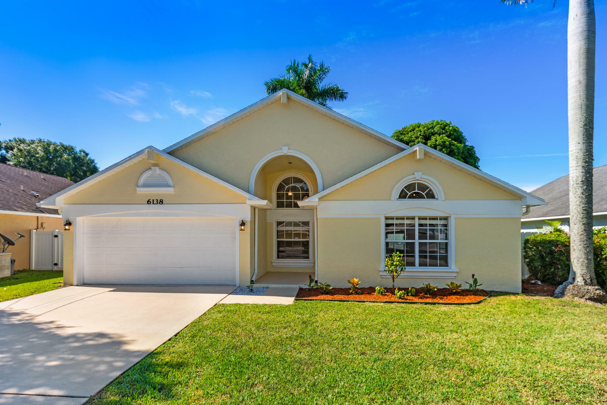 Property Photo: 6138 Hollywood Street FL 33458
