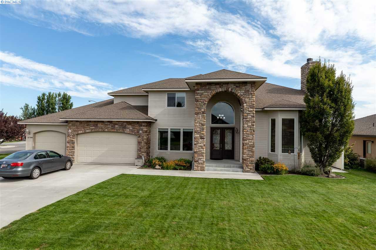 Property Photo: 2706 Sawgrass Loop WA 99354