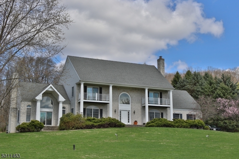 Property Photo:  15 Country Pl  NJ 08833 