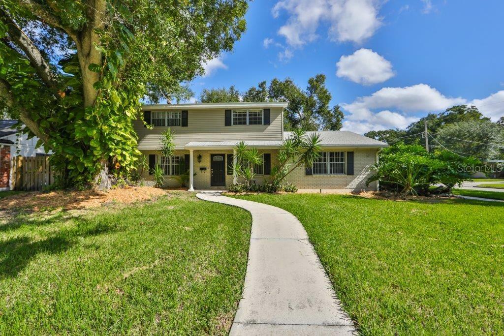 Property Photo:  5011 W Azeele Street  FL 33609 