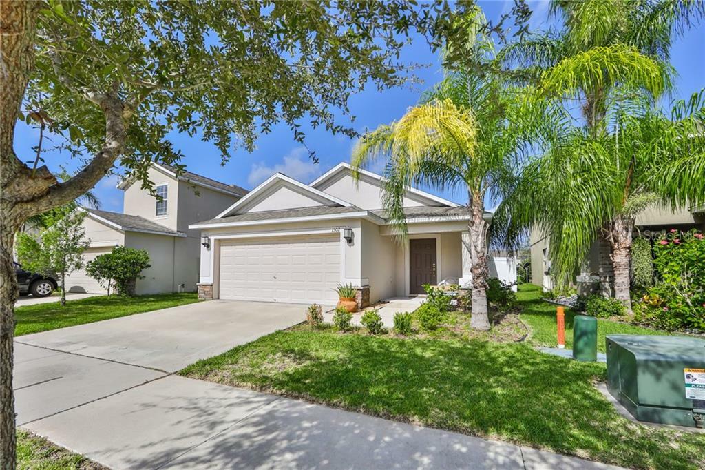 Property Photo:  1502 Trailwater Street  FL 33570 