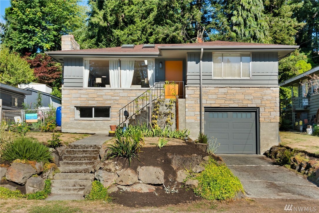 Property Photo:  5918 47th Ave S  WA 98118 