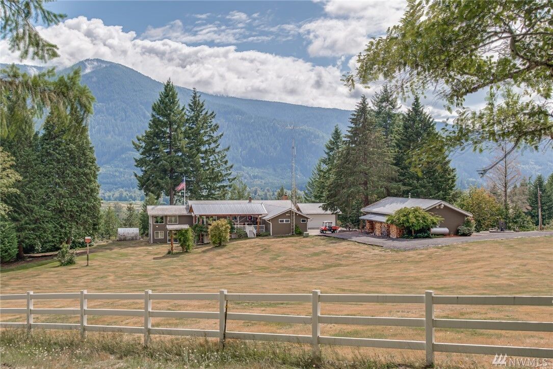 Property Photo:  321 Davis Creek Rd  WA 98377 