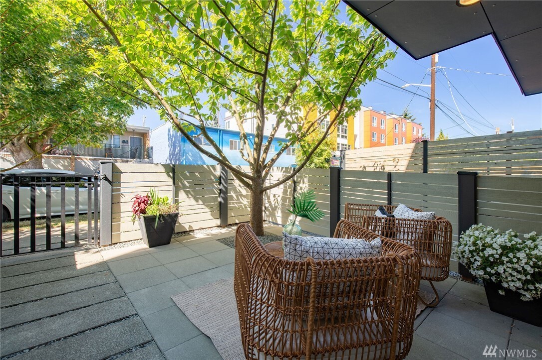 Property Photo: 6712 Mary Ave NW B WA 98117