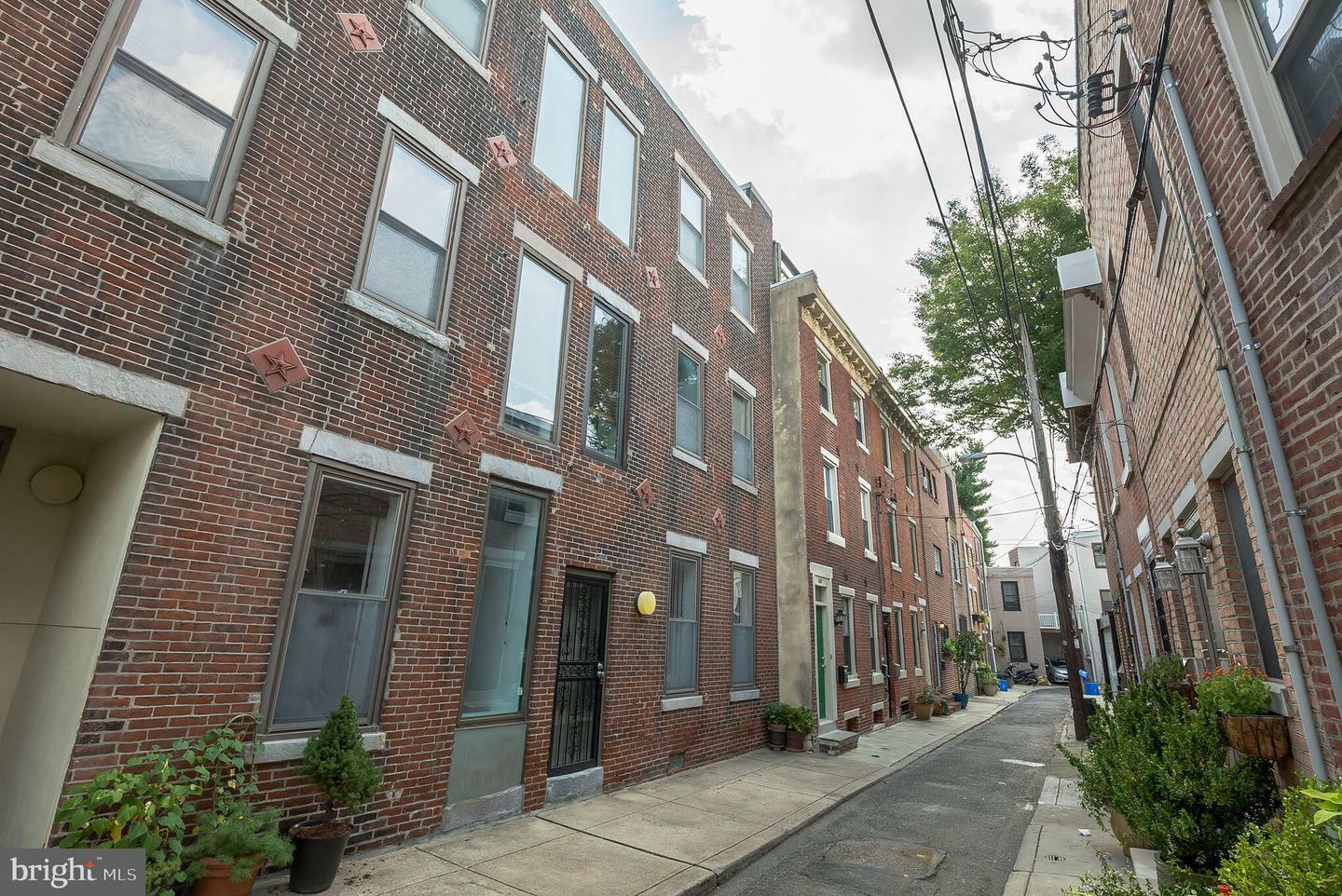 Property Photo:  746 E Passyunk Avenue 48 C  PA 19147 