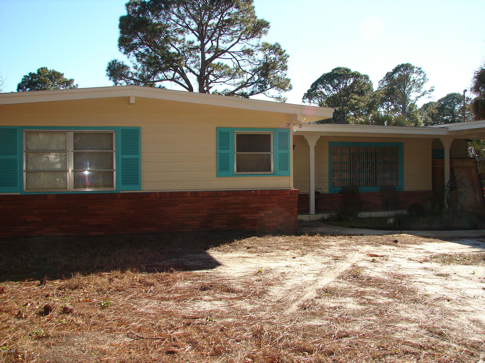 Property Photo:  214 Woodlawn Drive  FL 32407 
